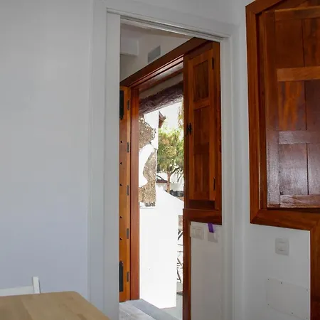 Apartamentos Delmas *