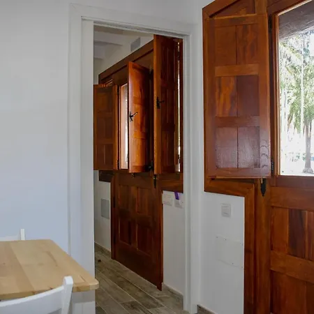 Apartamentos Delmas * Haría