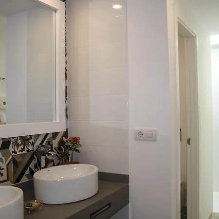Apartamentos Delmas Апартаменты Ариа